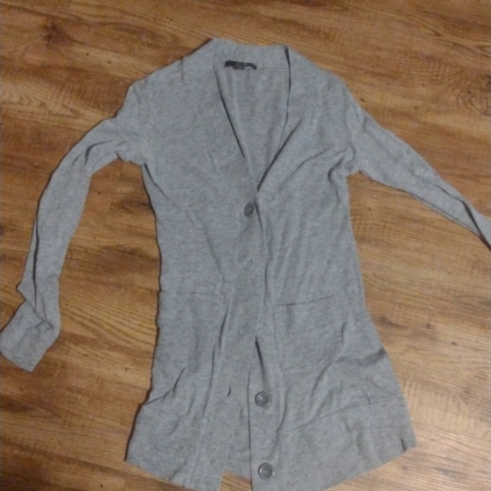 Twenty one small and gray